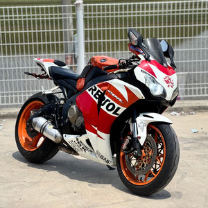 혼다 CBR1000RR 08년식 머플러구변완료 차량 판매합니다 이미지