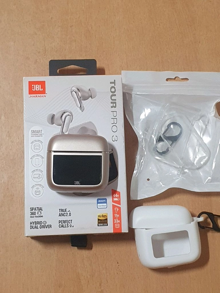 JBL TOUR PRO3 라떼 무선이어폰 이미지
