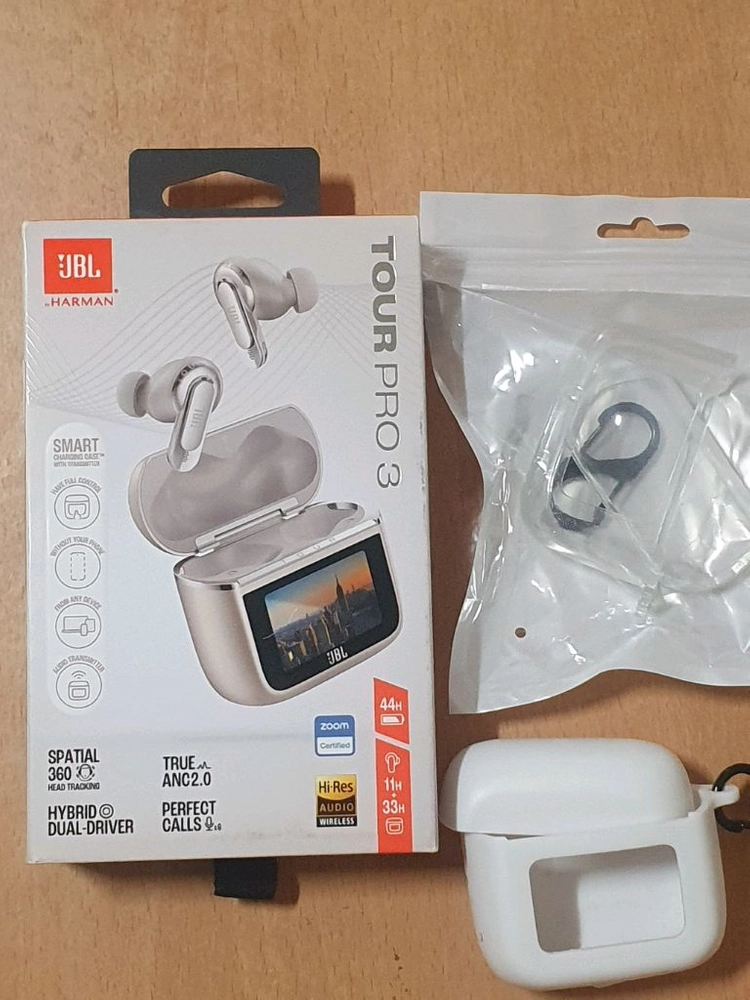 JBL TOUR PRO3 라떼 무선이어폰 이미지