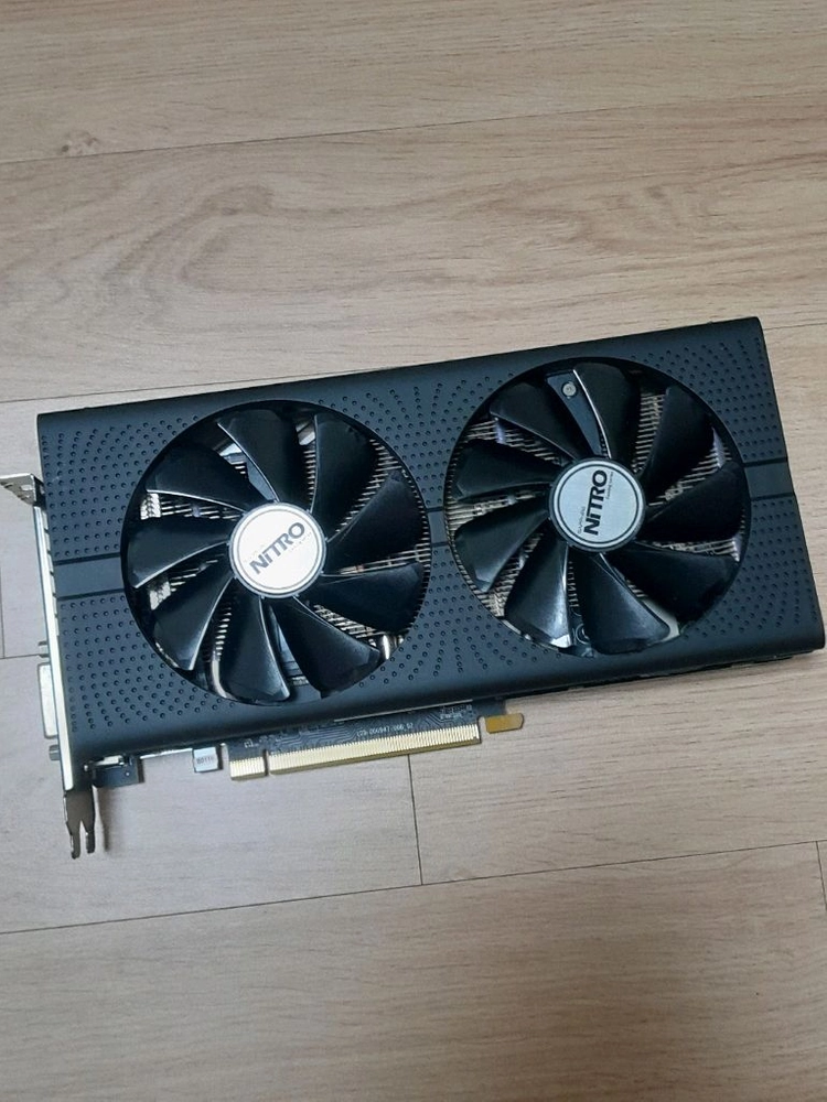 사파이어 니트로 라데온 RX480 그래픽카드 이미지