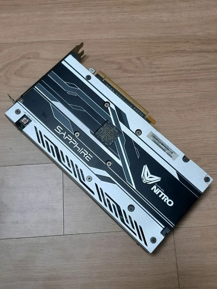 사파이어 니트로 라데온 RX480 그래픽카드 이미지
