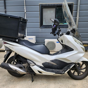 20년식 혼다 PCX 125 화이트 판매 이미지