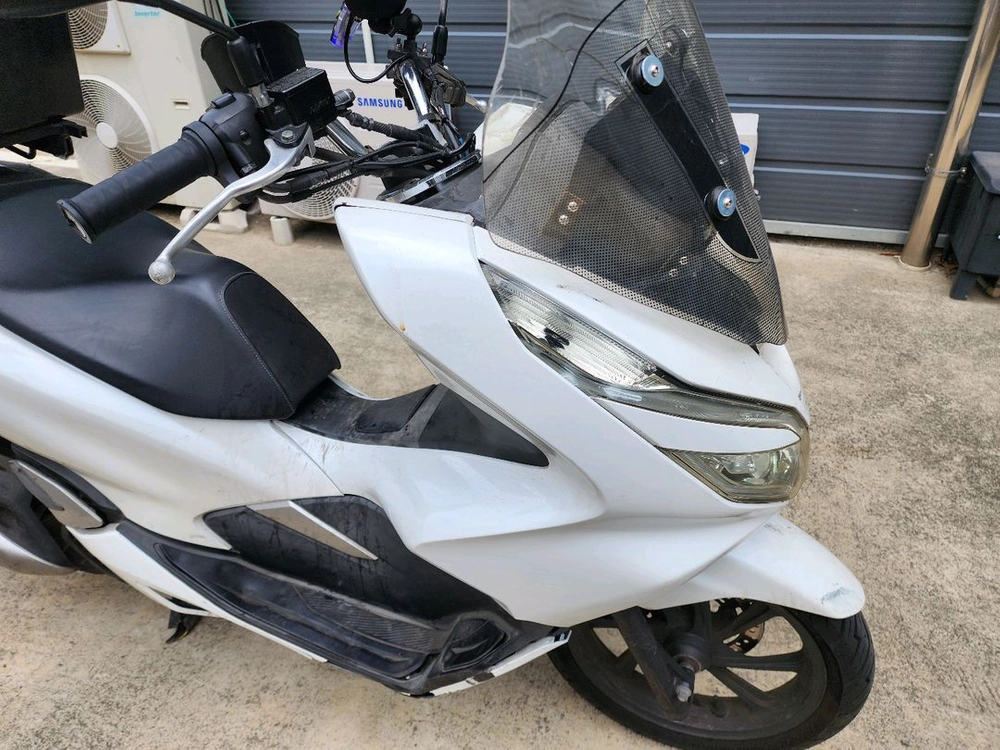 20년식 혼다 PCX 125 화이트 판매 이미지