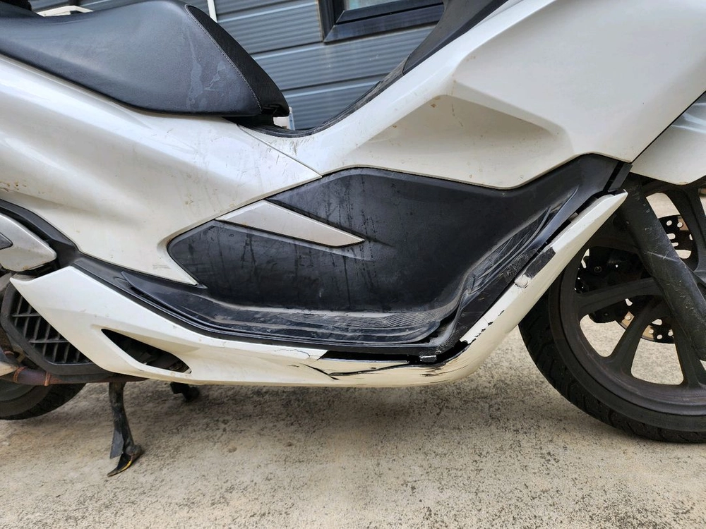 20년식 혼다 PCX 125 화이트 판매 이미지