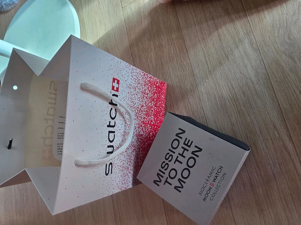 오메가X스와치 문스와치 미션투더문 이미지