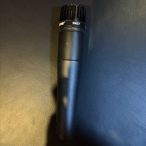 슈어 SM57 이미지