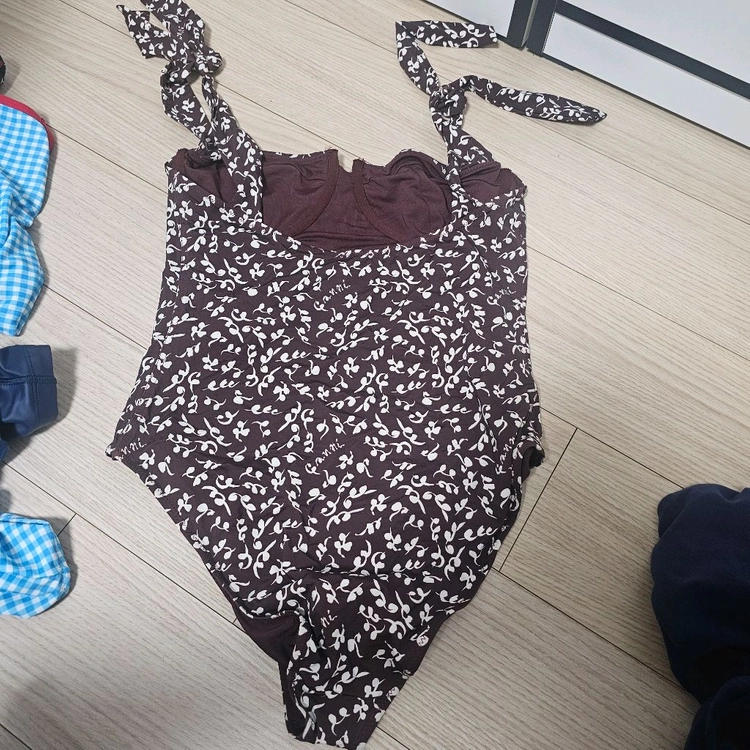 가니 원피스 수영복 이미지