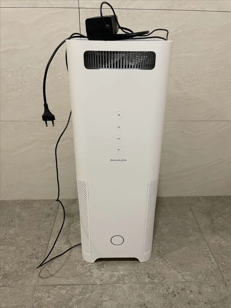 발뮤다 공기청정기 이미지