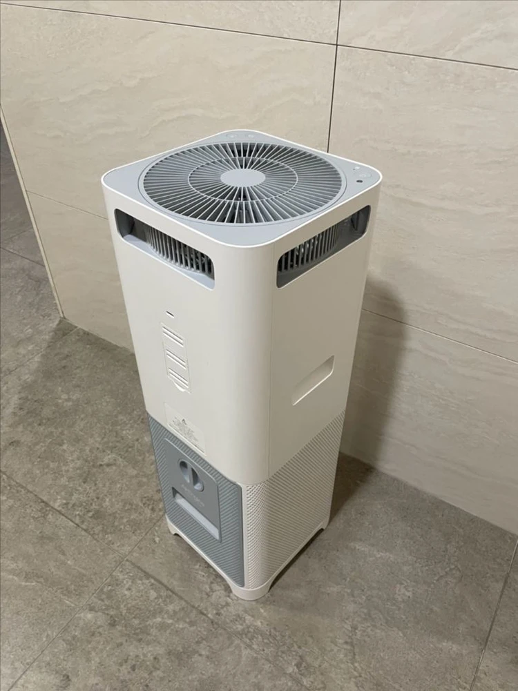 발뮤다 공기청정기 이미지