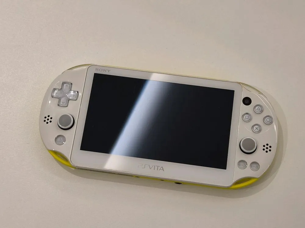 PS Vita 2세대 라임그린 박스셋 및 게임 이미지