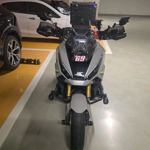 X-ADV750 이미지