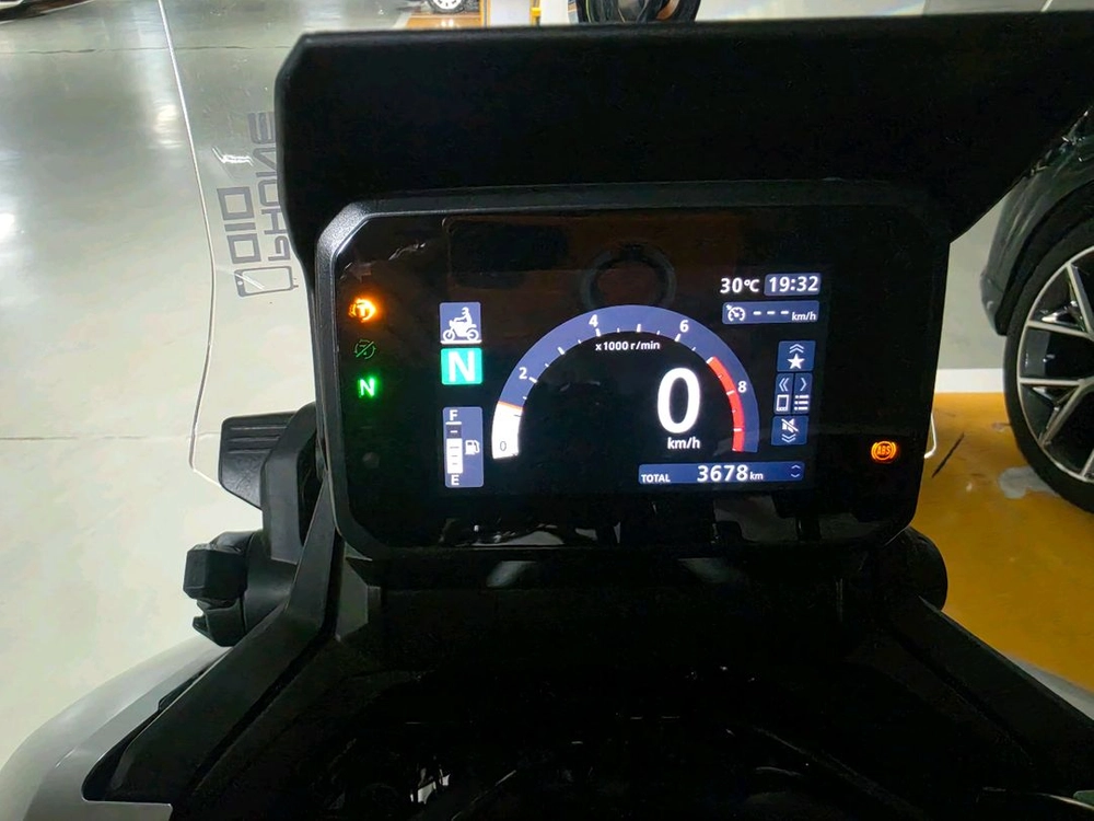 X-ADV750 이미지
