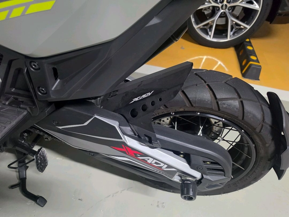X-ADV750 이미지