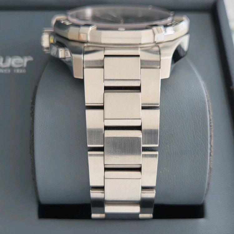태그호이어 아쿠아레이서 크로노 43mm 검판 CAY2110(공식 오버홀) 이미지