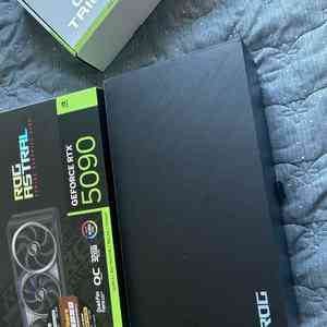 RTX 5090 ASUS 아스트랄 풀박스 이미지