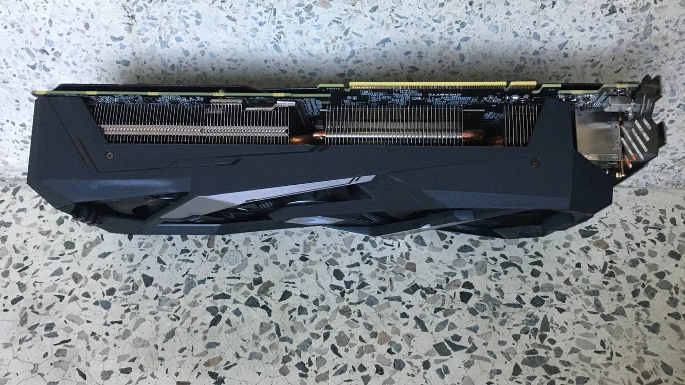 기가바이트 Aorus RTX 2070 8G 이미지