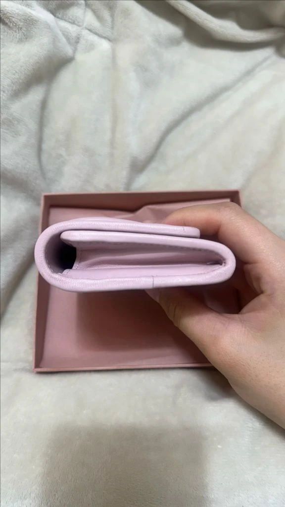 miumiu 미우미우 마테라쎄 카드지갑 Alabastro 컬러 판매!! 이미지
