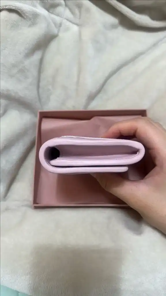 miumiu 미우미우 마테라쎄 카드지갑 Alabastro 컬러 판매!! 이미지
