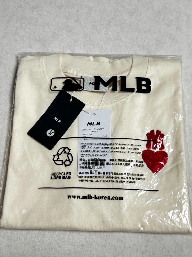 MLB 하트 로고 반팔 티셔츠 아이보리 M 새상품. 이미지