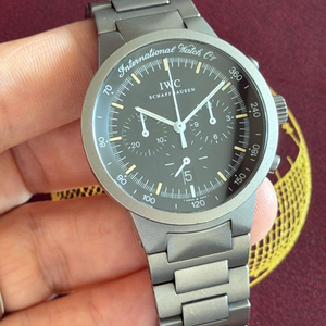 iwc 풀티타늄 크로노 IW372701 예거 무브 탑재 이미지