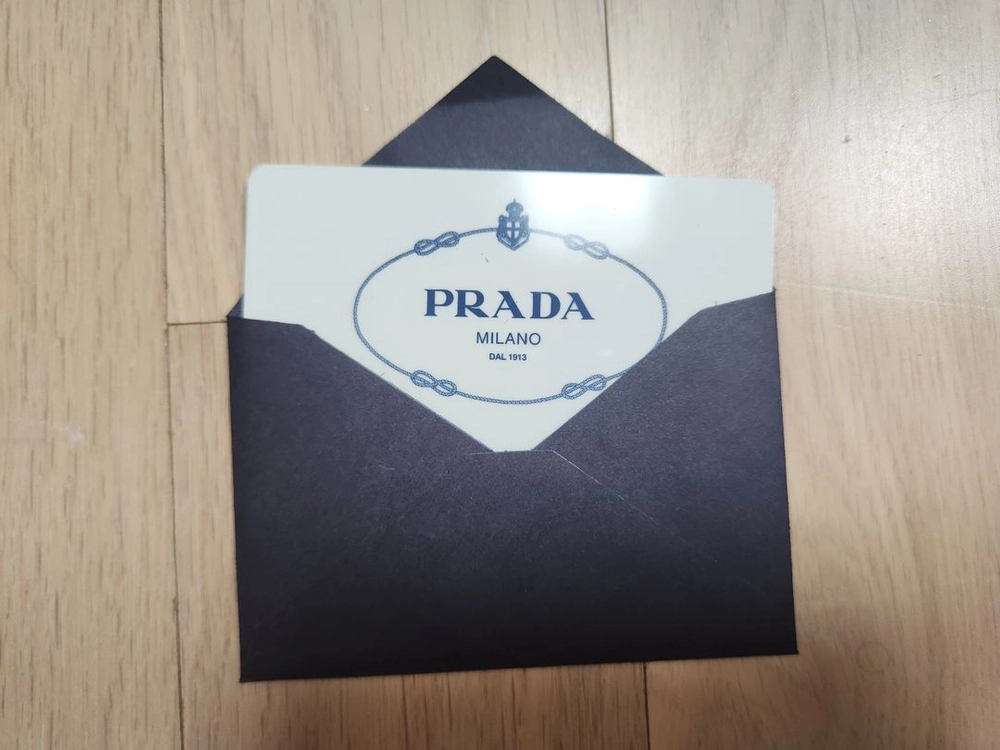 프라다 사피아노 장지갑 거의새상품 이미지