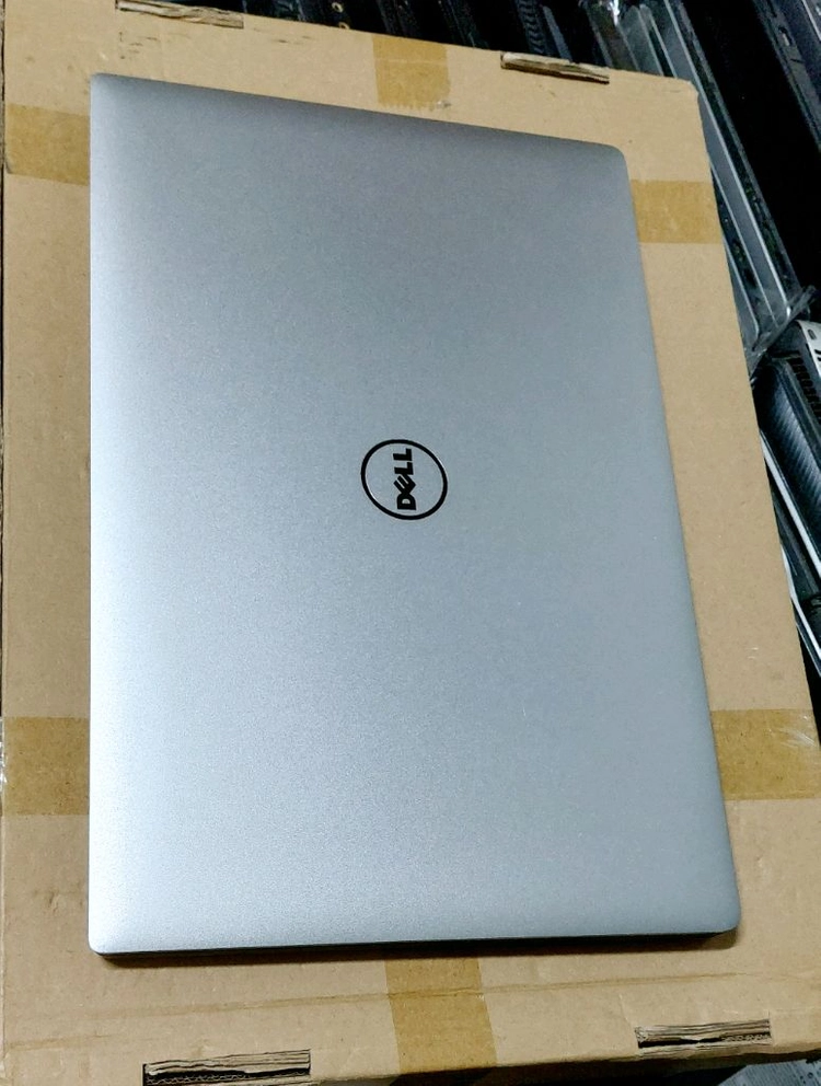 DELL XPS 15 9560 / 4K 터치스크린 이미지