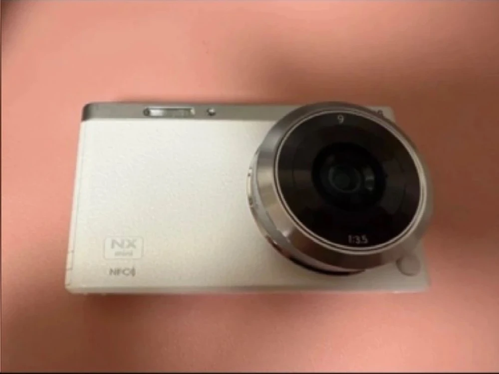 상태 A급 삼성 NX mini 단렌즈 구성 빈티지 카메라 레트로카메라 팝니다. 이미지