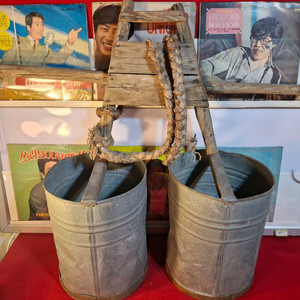 옛날 물동이 지게 이미지