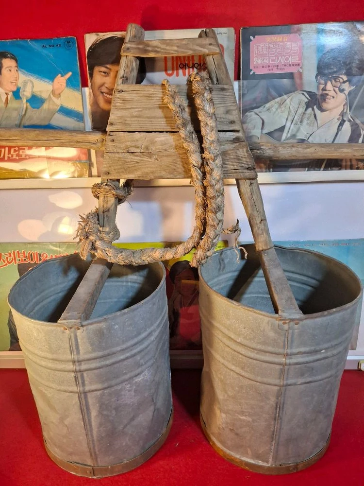 옛날 물동이 지게 이미지