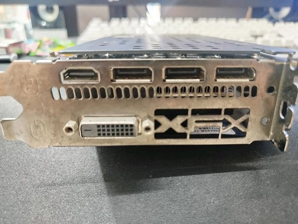 XFX 라데온 RX 470 그래픽카드 부품용 팝니다 이미지