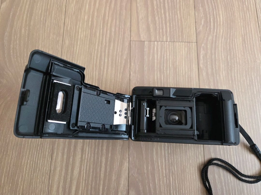 빈티지 필름 카메라 올림푸스 super zoom 70G 이미지