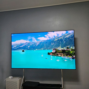 삼성 4K QLED 최상급 65인치 TV 판매합니다.(KQ65QT95+거치대 포함) 이미지