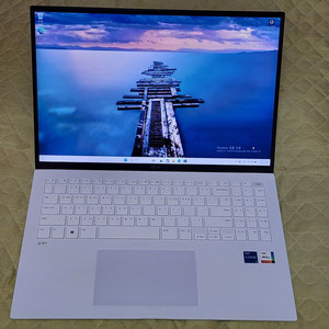 LG그램 16인치 노트북 13세대 i5 16GB 이미지