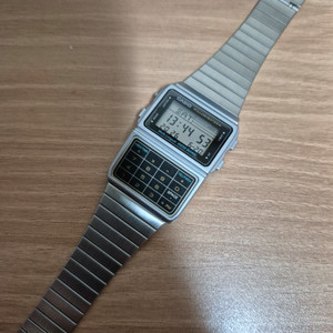 카시오 데이터뱅크 DBC-611 계산기 시계 이미지