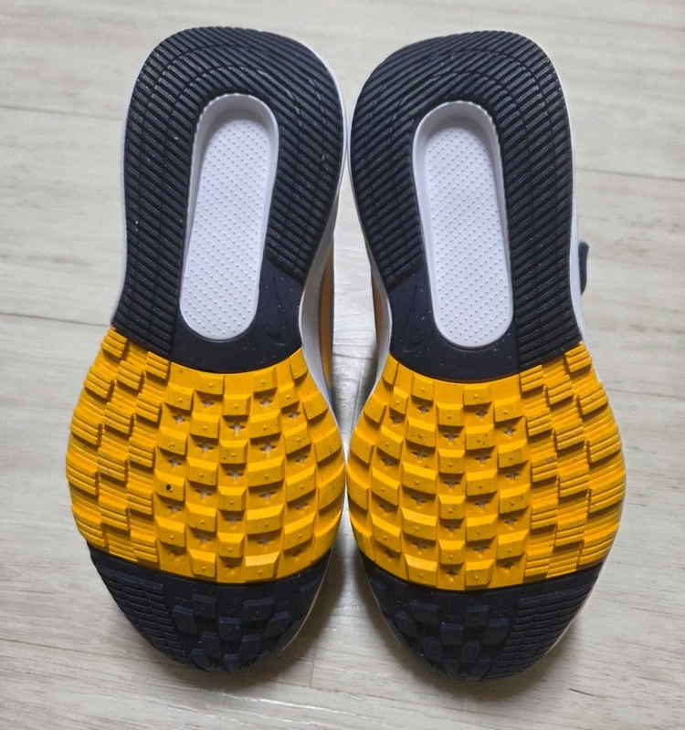 [새제품]키즈 나이키 운동화 11c(170mm) 이미지