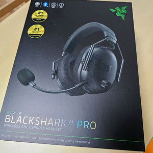 레이저 블랙샤크 v3 pro 헤드셋 풀박스 이미지