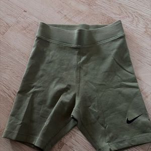 나이키 여성 바이크 쇼츠 S 카키 러너 러닝 레깅스 이미지