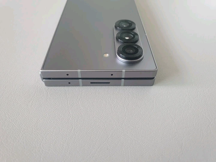 삼성 갤럭시 Z 폴드6 실버 512GB 이미지