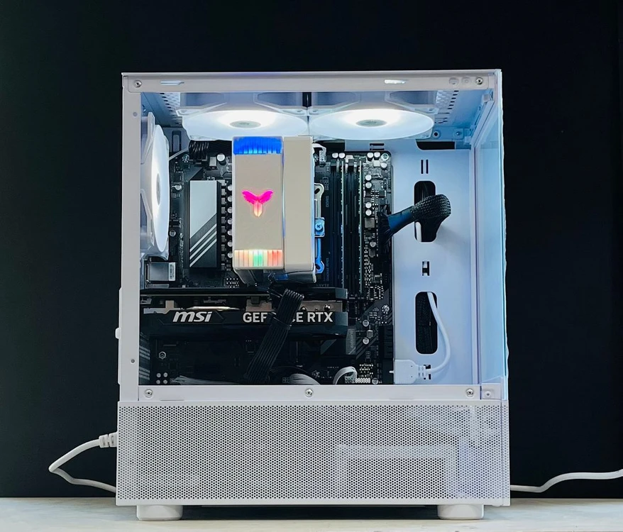 인기 가성비 본체 라이젠7500F RTX5050 8GB 게이밍 컴퓨터 데스크탑 이미지