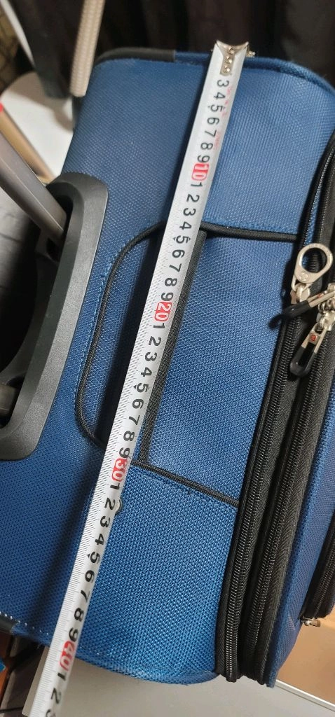 스위스기어(SwissGear) 확장형 여행용 캐리어본문:스위스기어 정품 캐리어 판매합니다.튼튼하고 수납력이 좋아 여 이미지