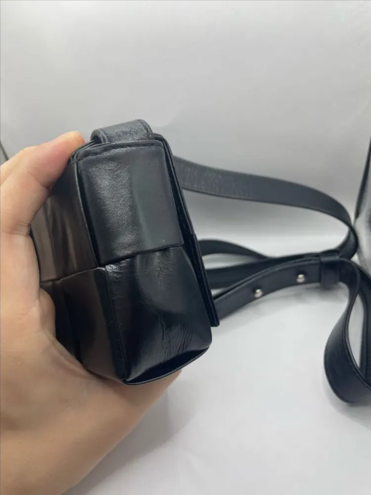 보테가베네타 블랙 카프스킨 빈티지레더 캔디 카세트백 이미지