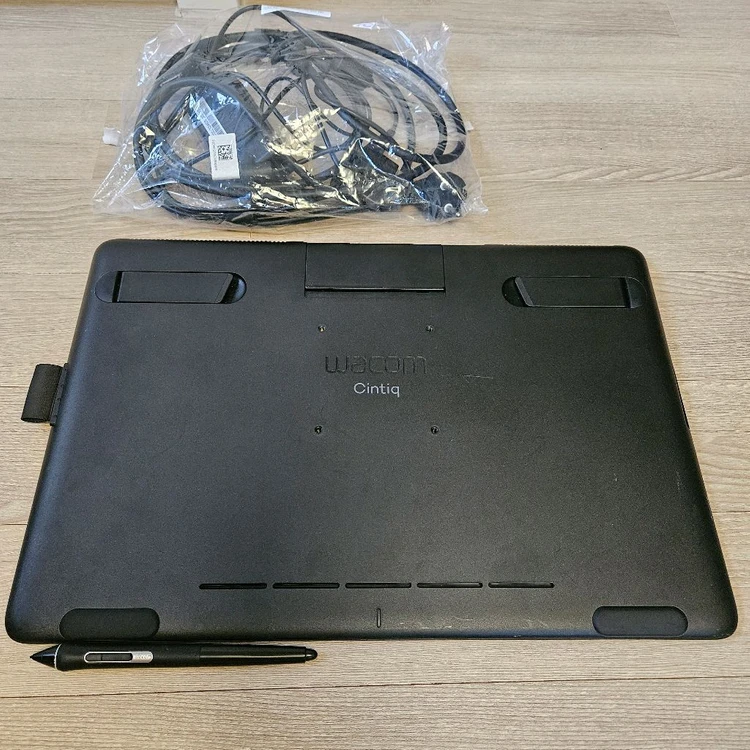 와콤 신티크16 dtk-1660 액정타블렛 이미지
