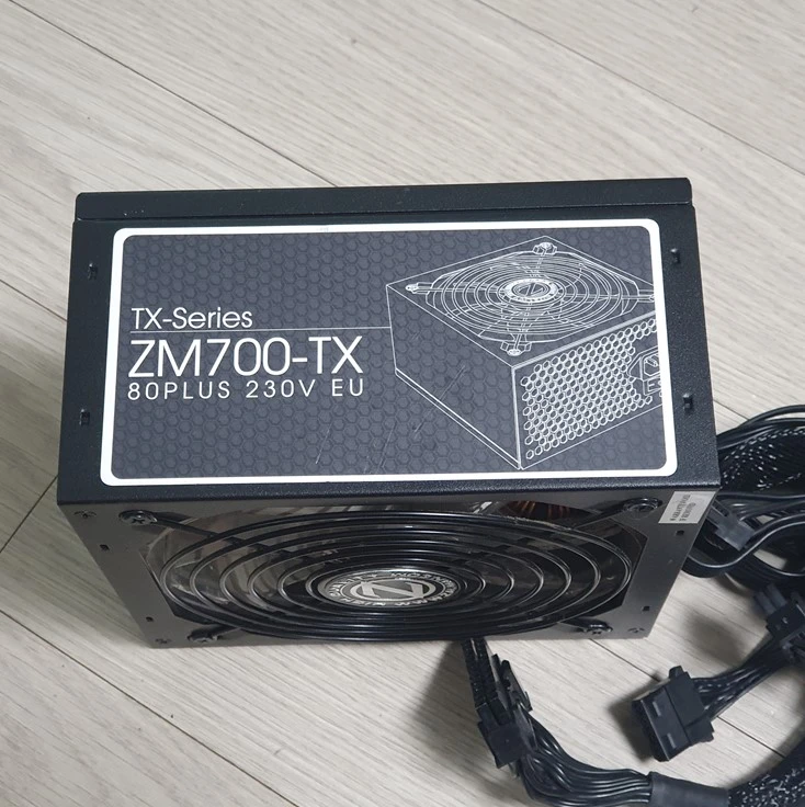 잘만 ZM700-TX 700W 정격 PC 파워 이미지