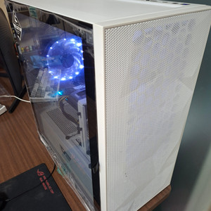 i7 6700 rtx3060ti 게이밍 pc 데스크탑 컴퓨터 공랭 화이트 본체 처분!(윈도우 정품!) 서비스o 이미지