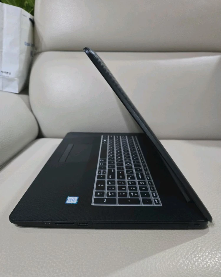 17인치 HP 가성비 사무용 노트북(외관A급,램8GB,256GB) 이미지