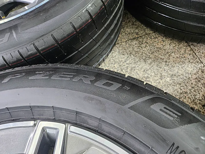 피넬리 피제로TM E PZ4 275-50-20 한셋트 [신품급] 이미지