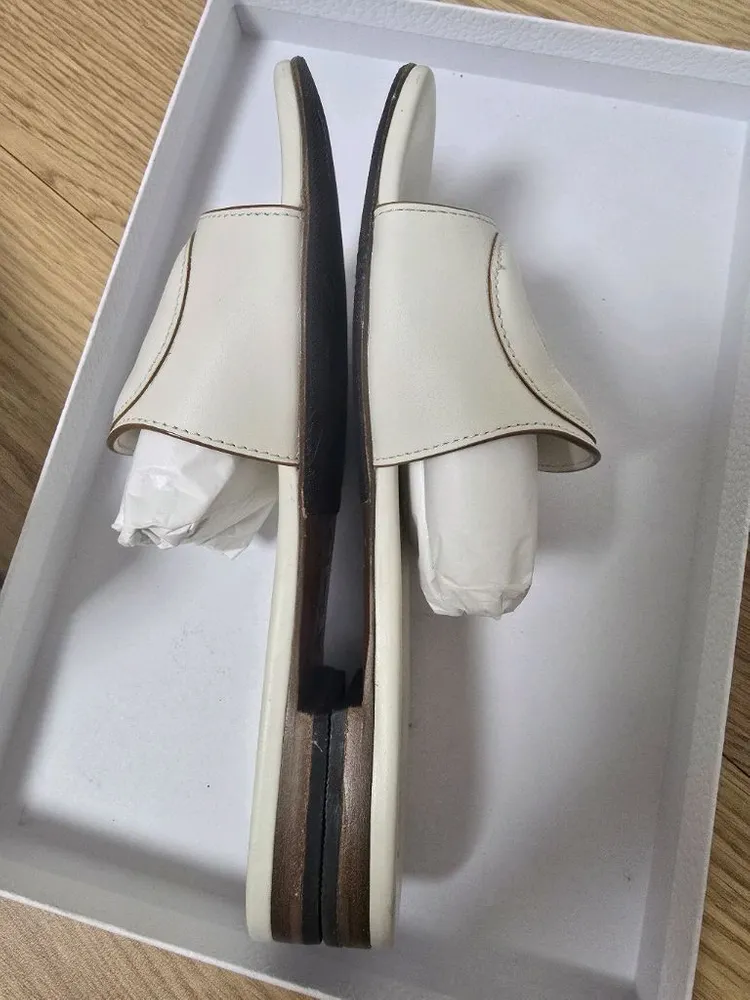 디올 디클럽뮬 디올 샌들 이미지