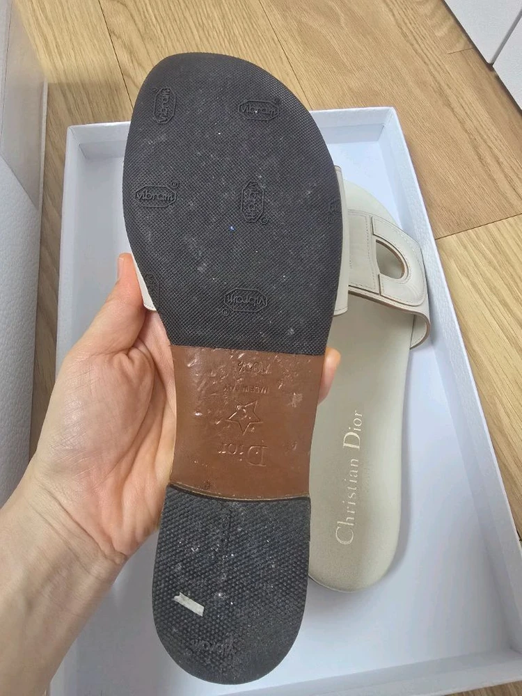디올 디클럽뮬 디올 샌들 이미지