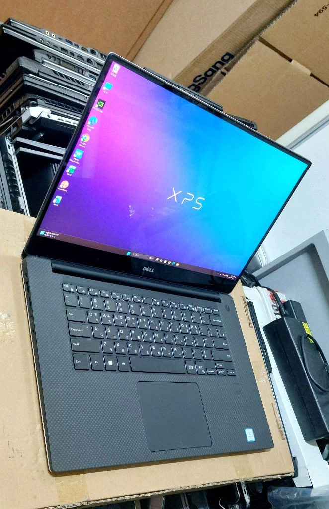 DELL XPS 15 9560 / 4K 터치스크린 이미지