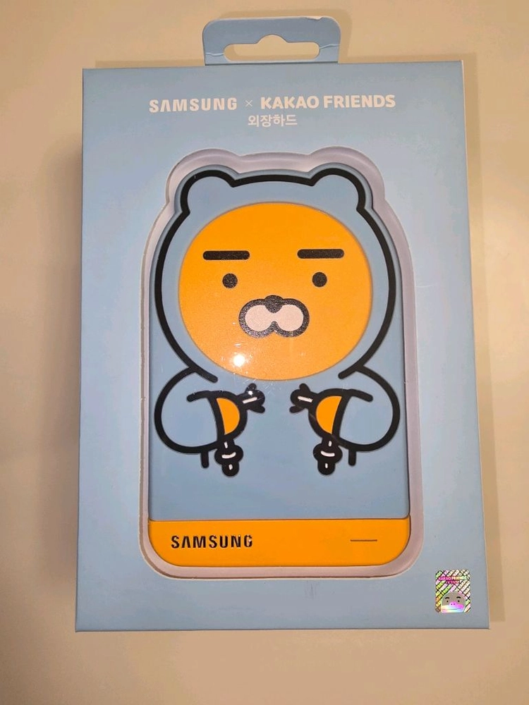 캐릭터 콜라보 보조배터리 이미지